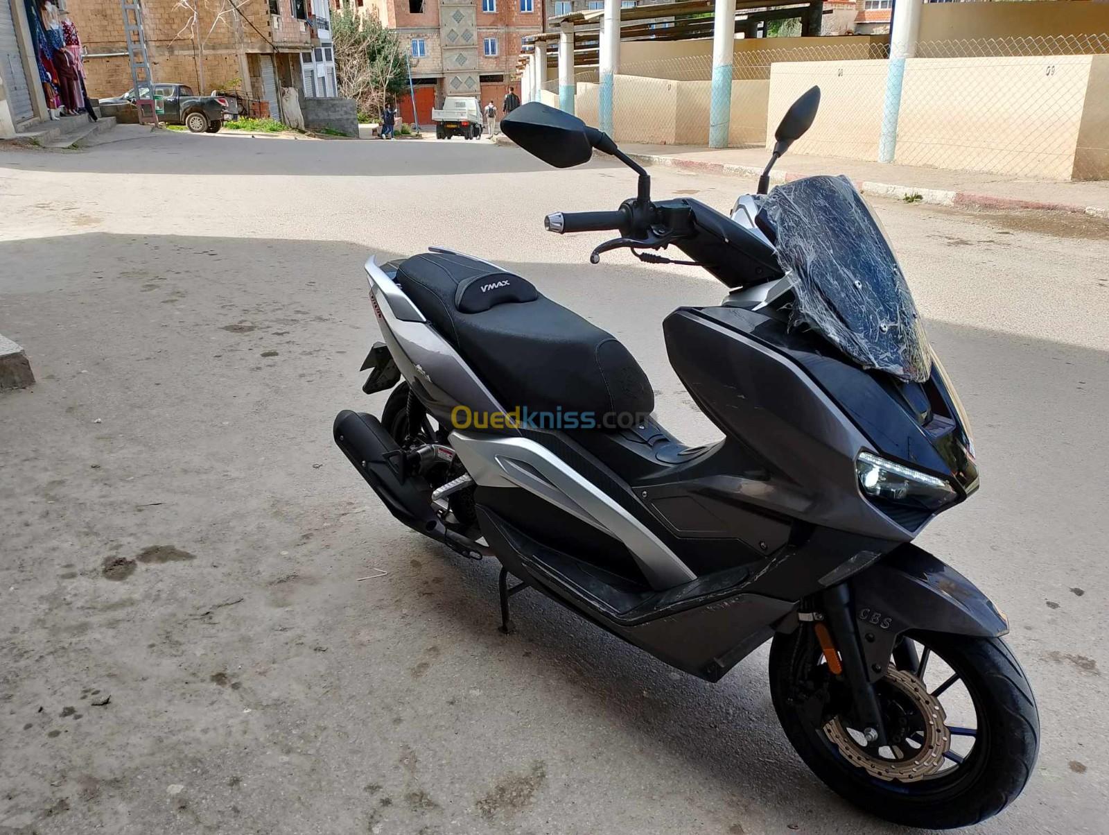 Vmax Scooter 2021