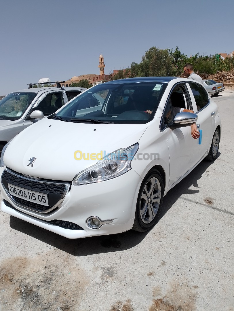 Peugeot 208 2015 Allure