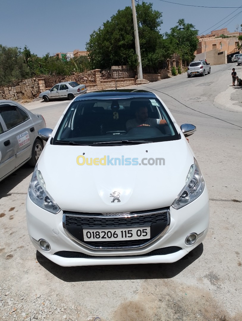 Peugeot 208 2015 Allure