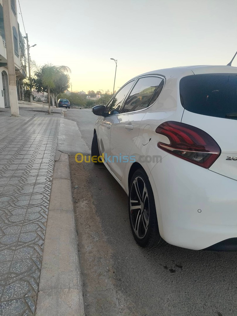 Peugeot 208 2016 Allure Facelift