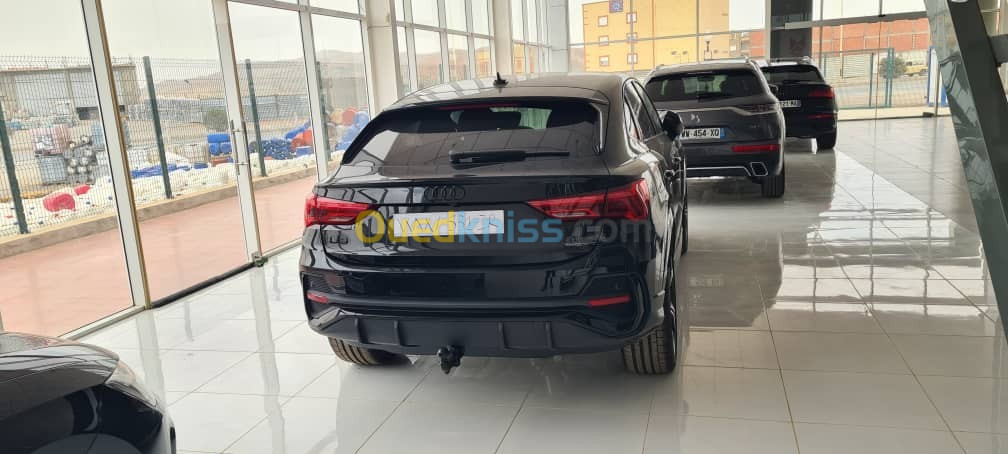 Audi Q3 2024 S-LINE