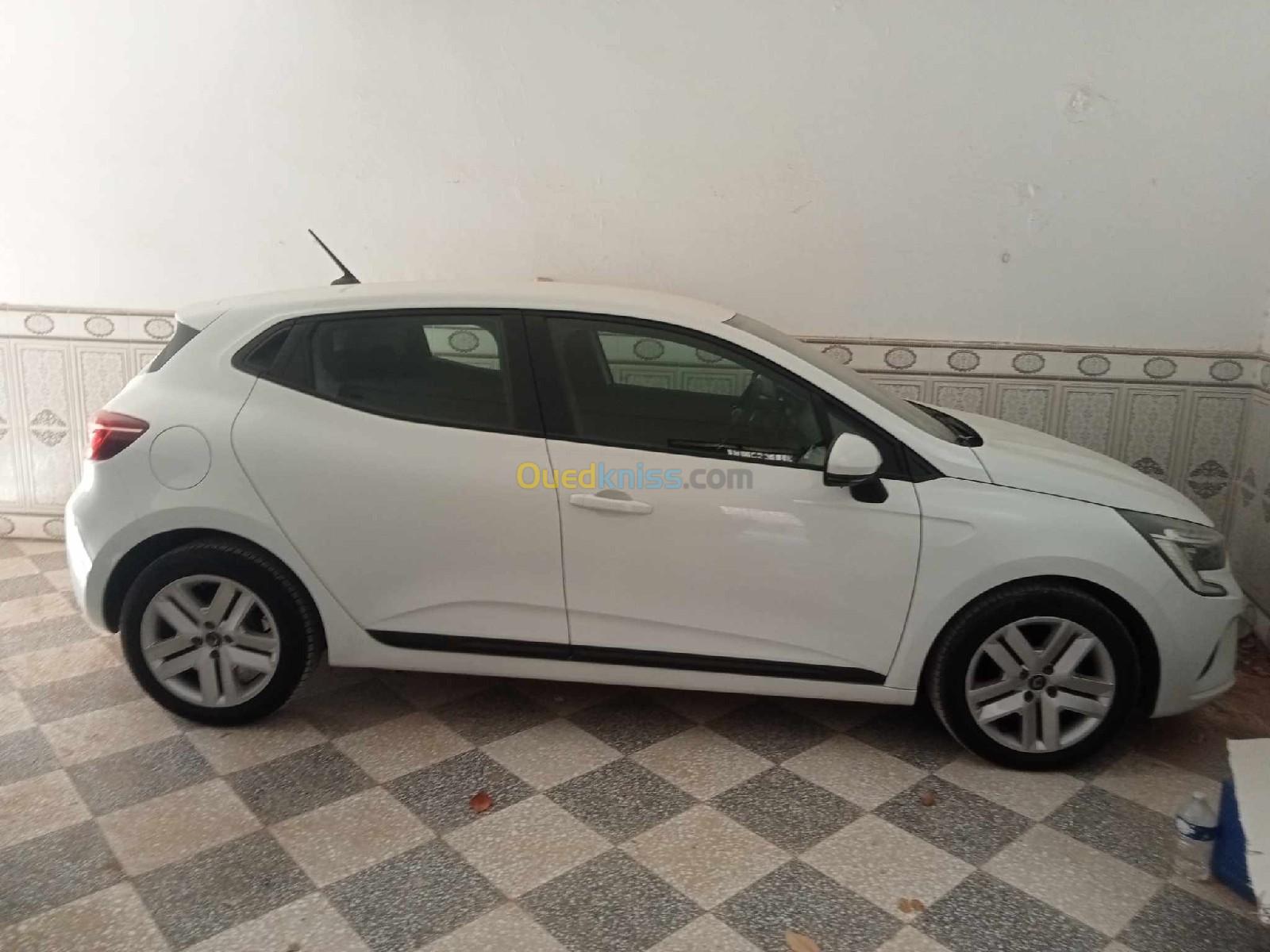 Renault CLIO 2022 