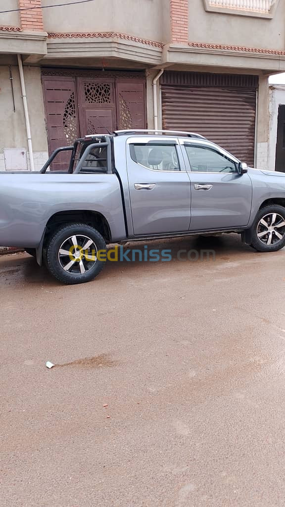 Peugeot Pickup 2022 