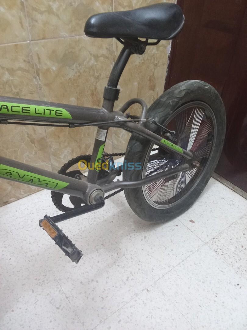 Vélo BMX 