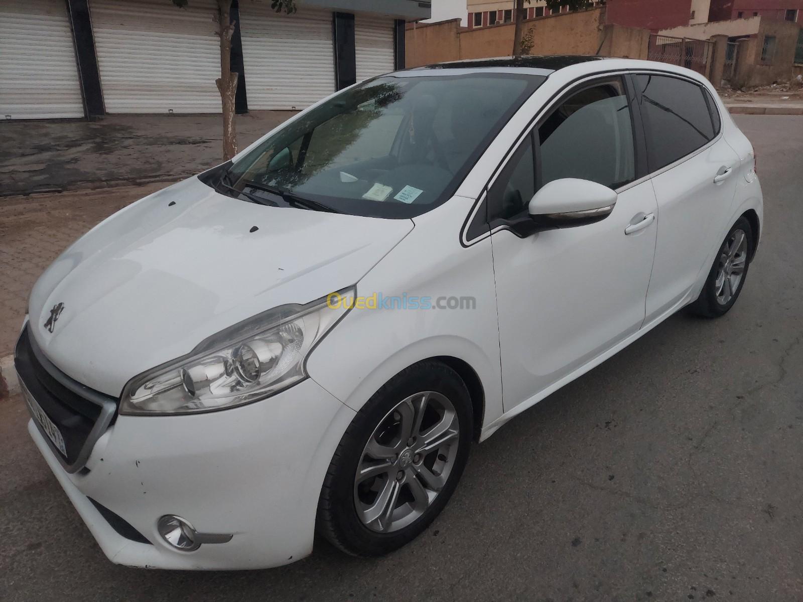 Peugeot 208 2015 Allure