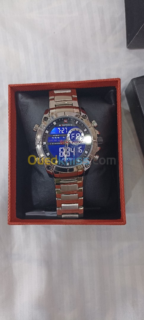 Naviforce watch (ساعة يد )