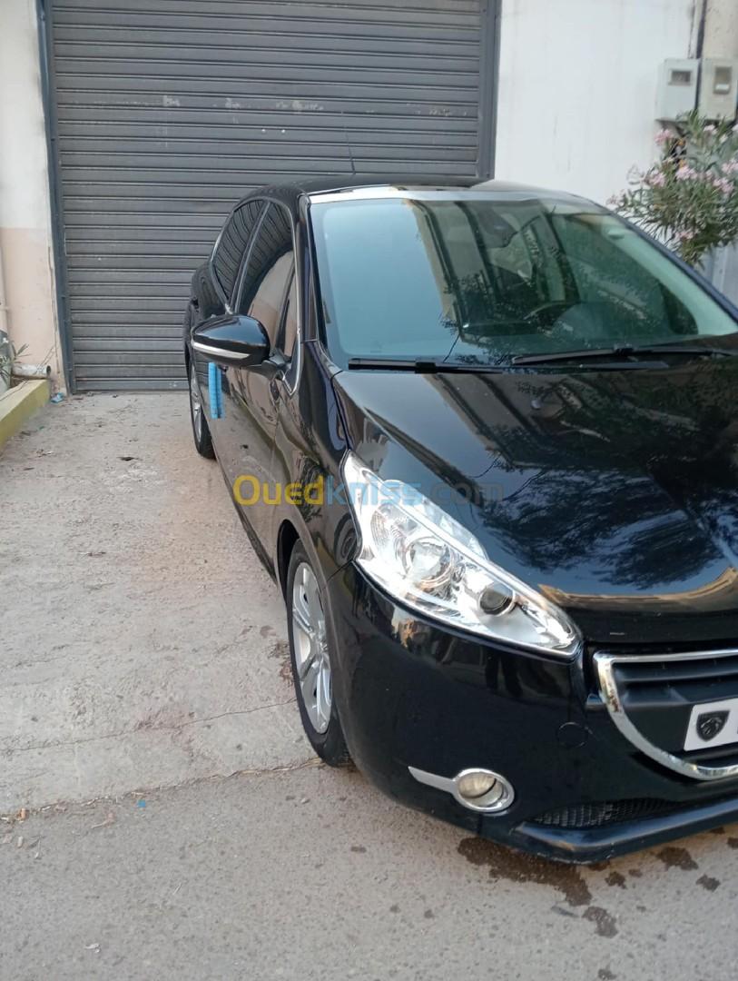 Peugeot 208 2015 Allure