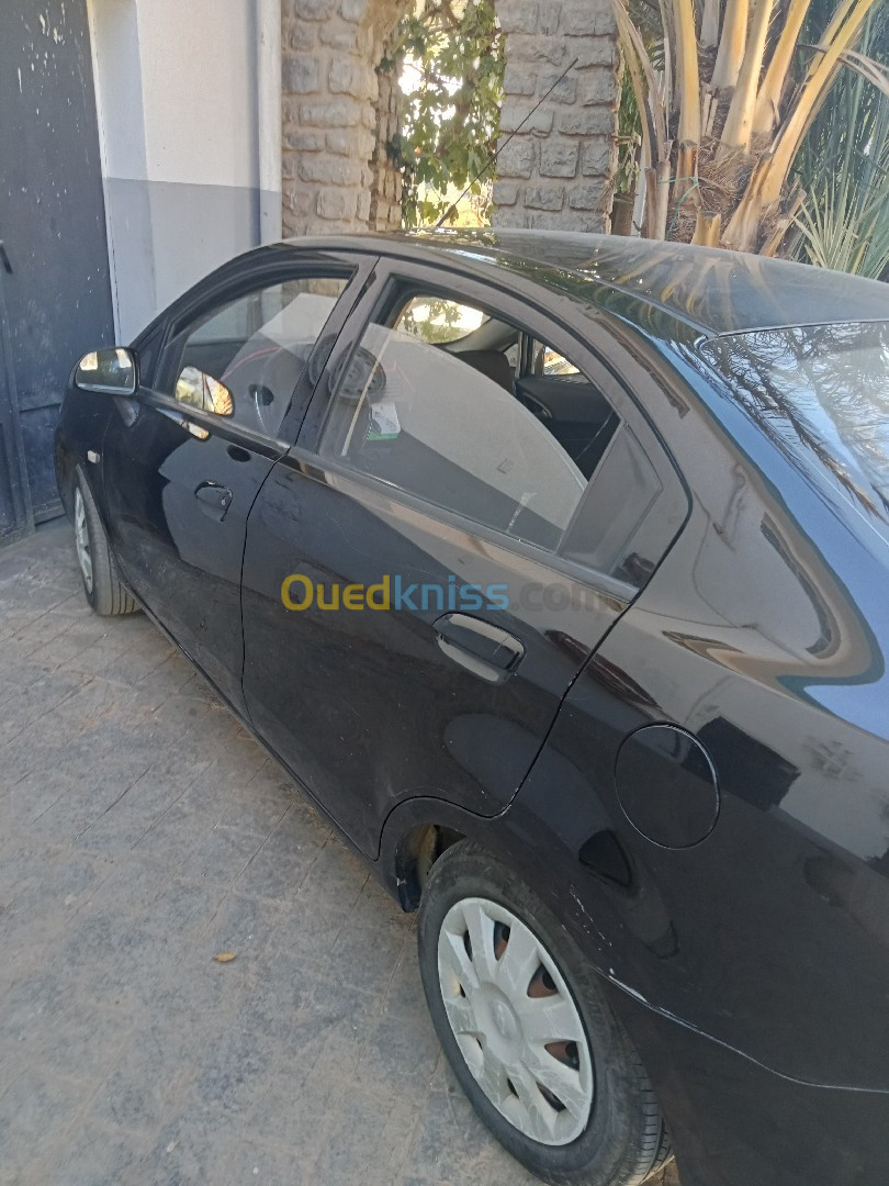 Chevrolet Aveo 4 portes 2012 Aveo 4 portes