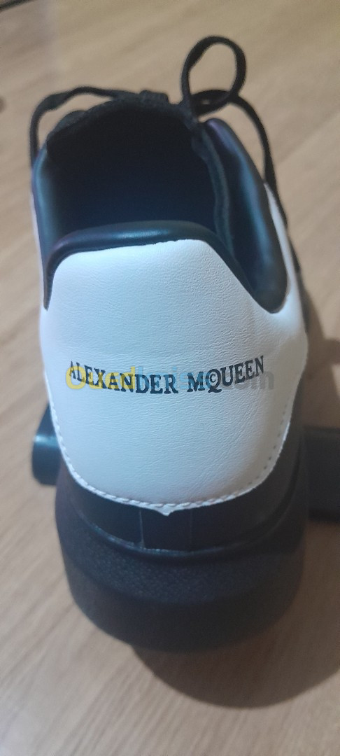 ALEXANDER MQUEEN