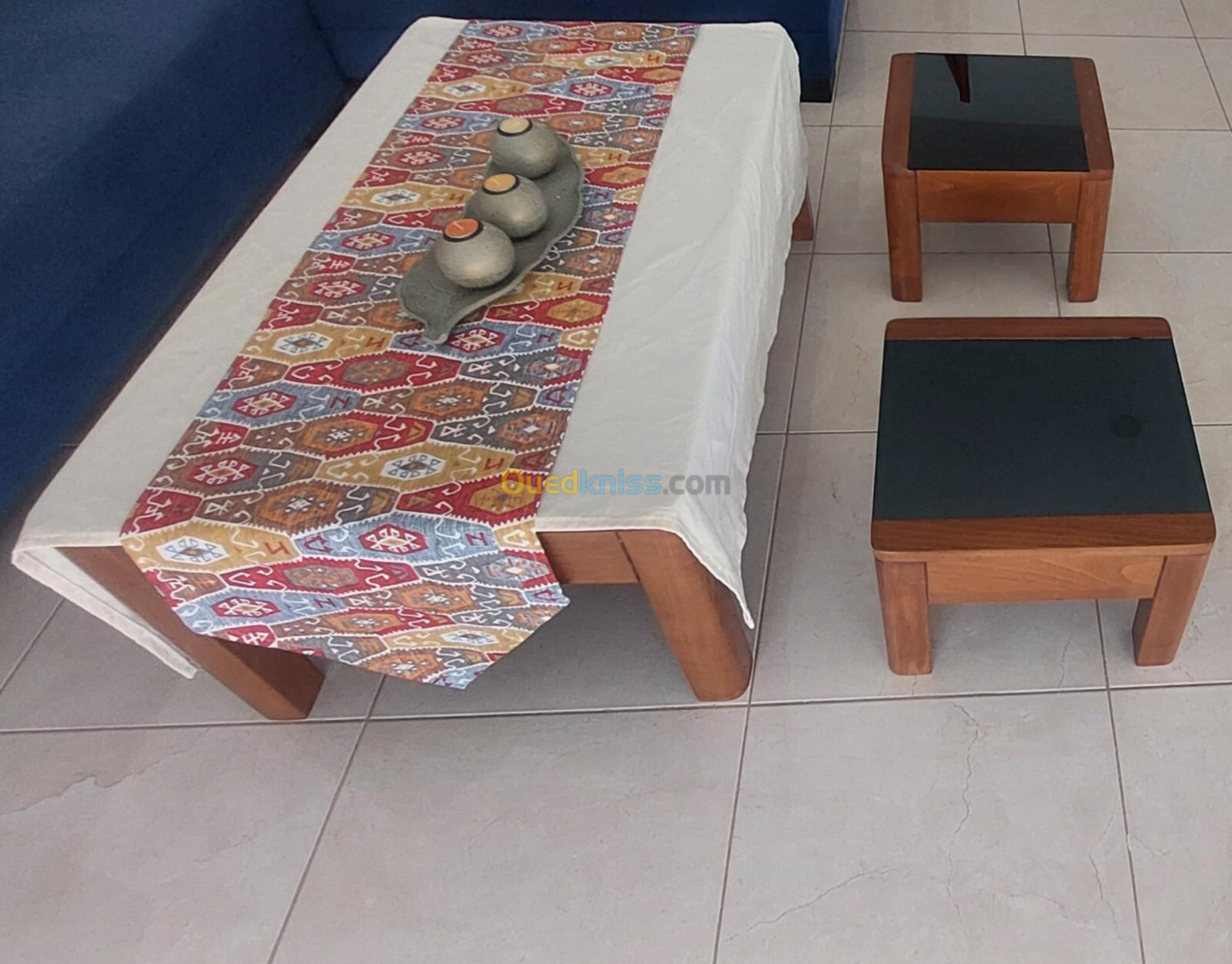 Table basse avec 2 table gigogne 