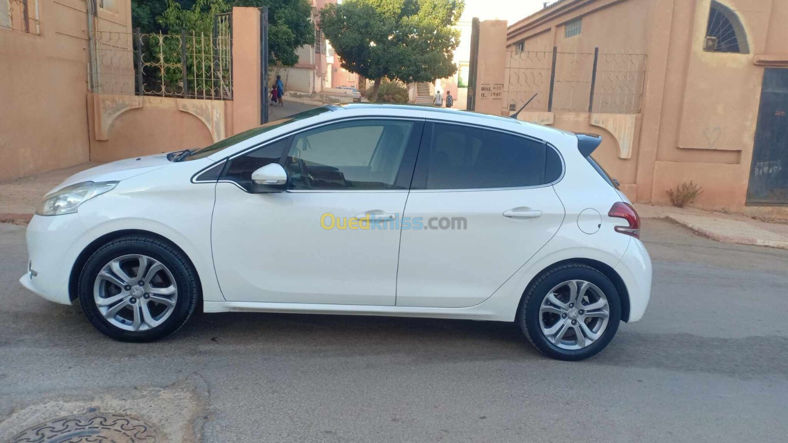 Peugeot 208 2015 Allure