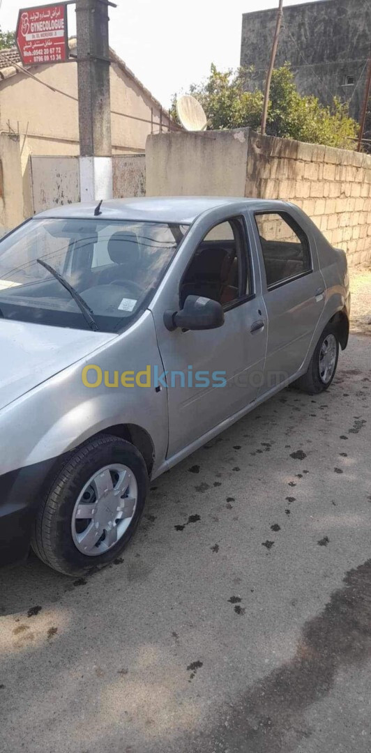 Dacia Logan 2010 لباز