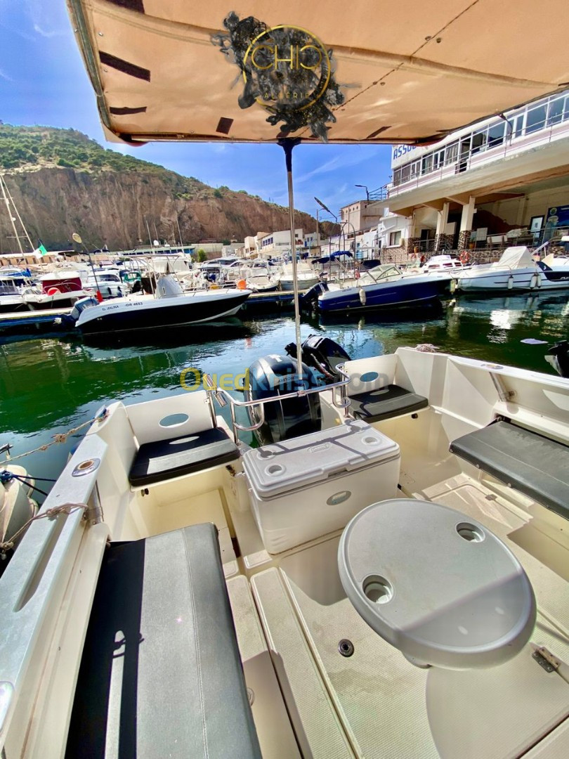 location bateau plaisance ( mini yacht ) au port d'Oran 