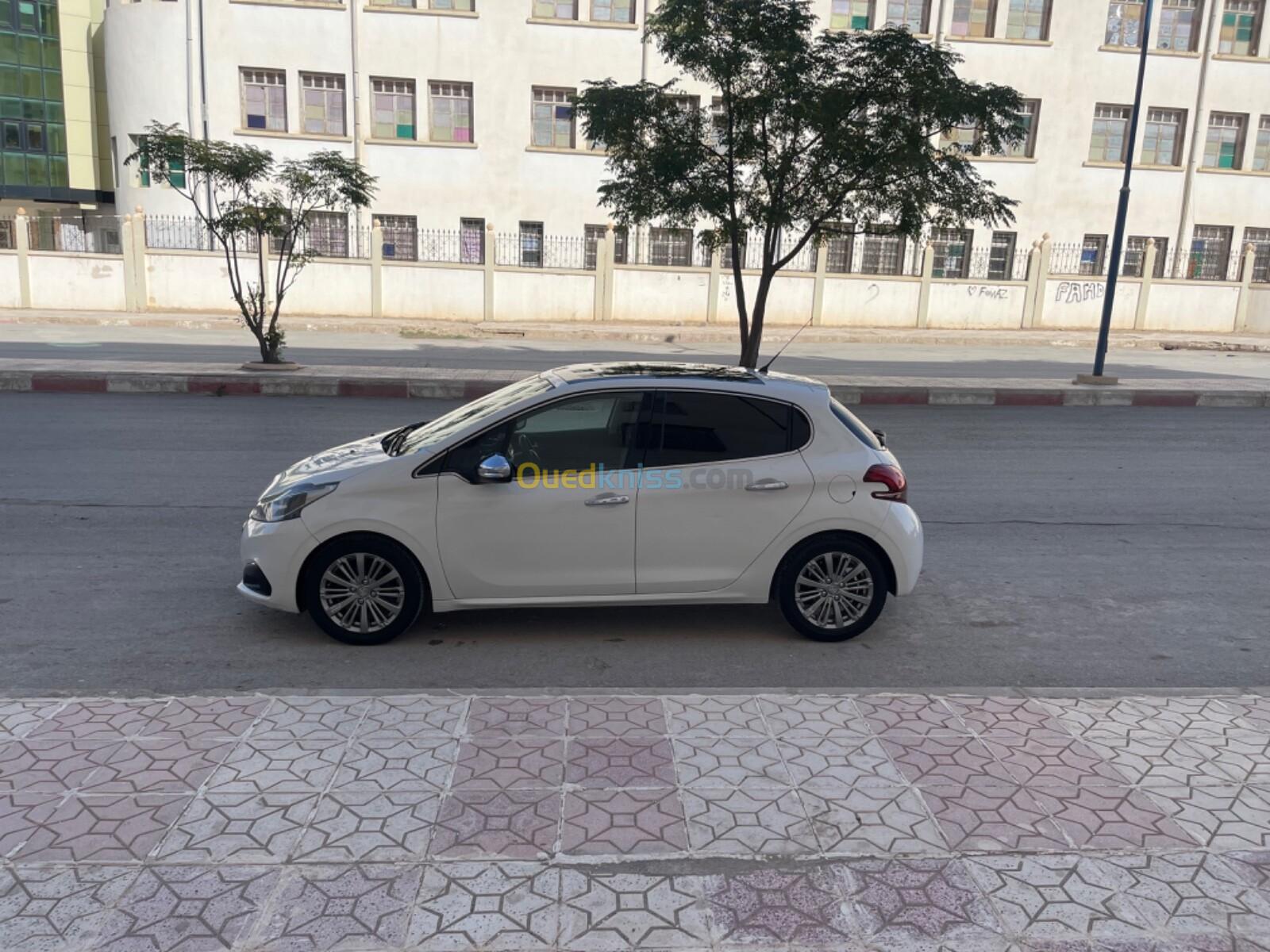 Peugeot 208 2016 Allure