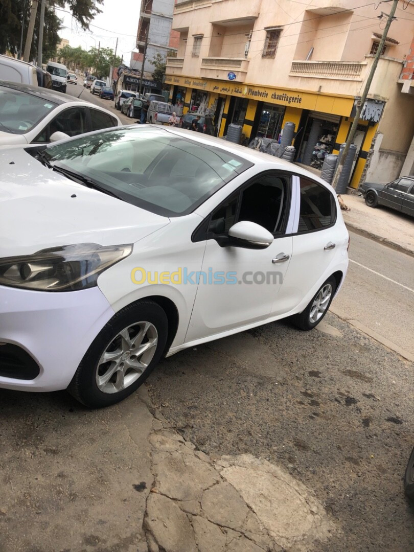 Peugeot 208 2016 Access Facelift