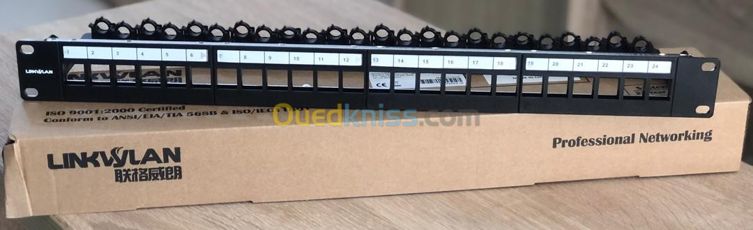 PANNEAU DE BRASSAGE 19" 24 PORTS FTP CAT6 CHARGE