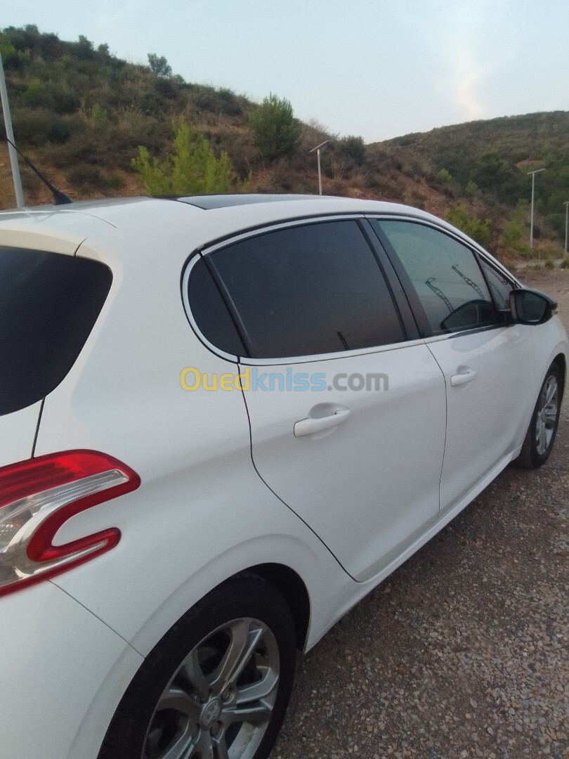 Peugeot 208 2015 hd allure