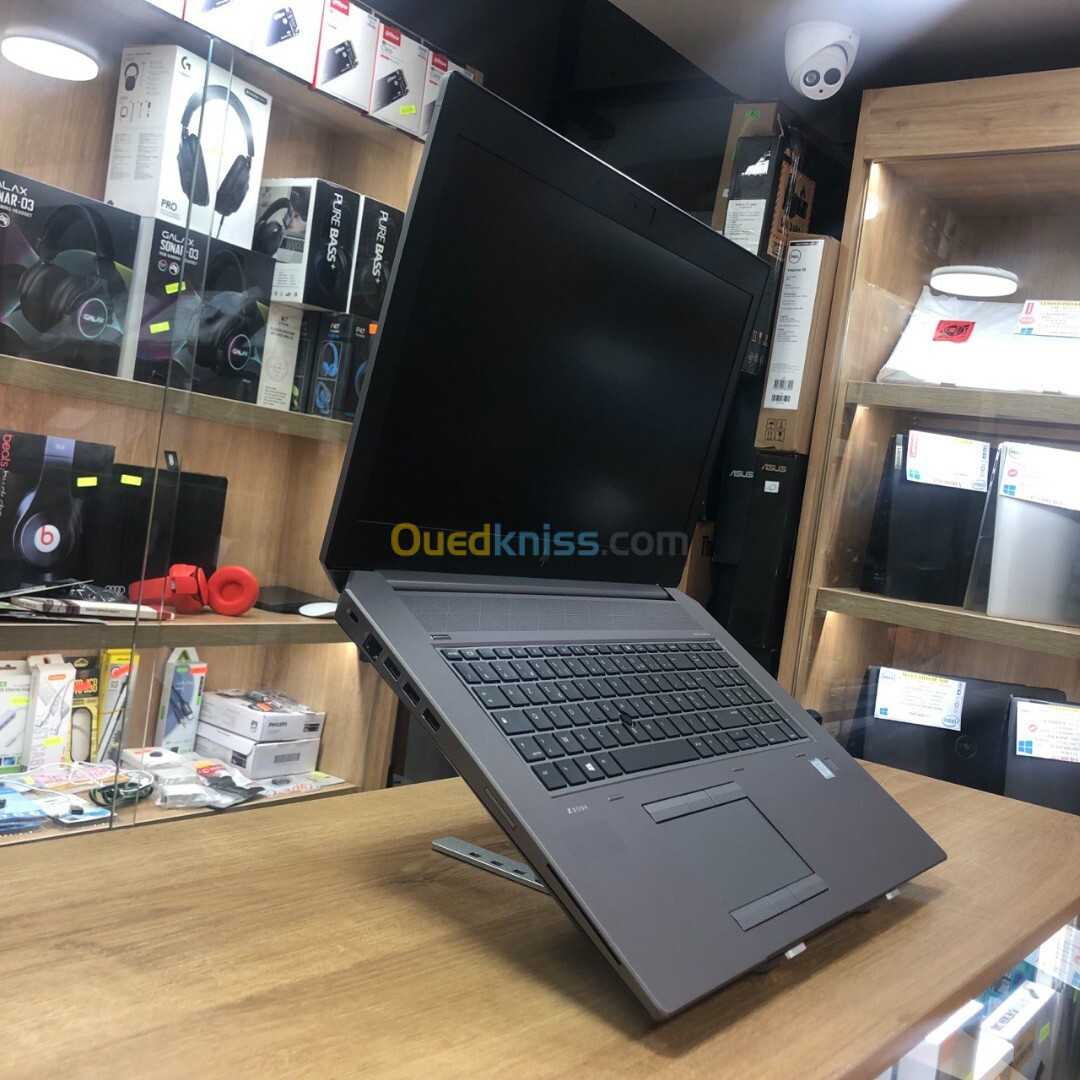 HP ZBOOK I7 8TH 32GB 512SD QUADRO P4200 8GB 17" 