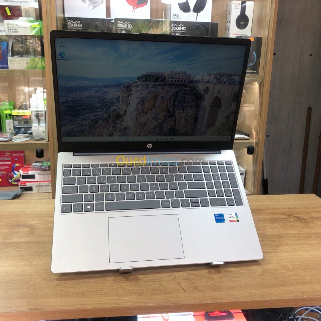 HP 15 I5 13TH 8GB 256SSD 15.6"