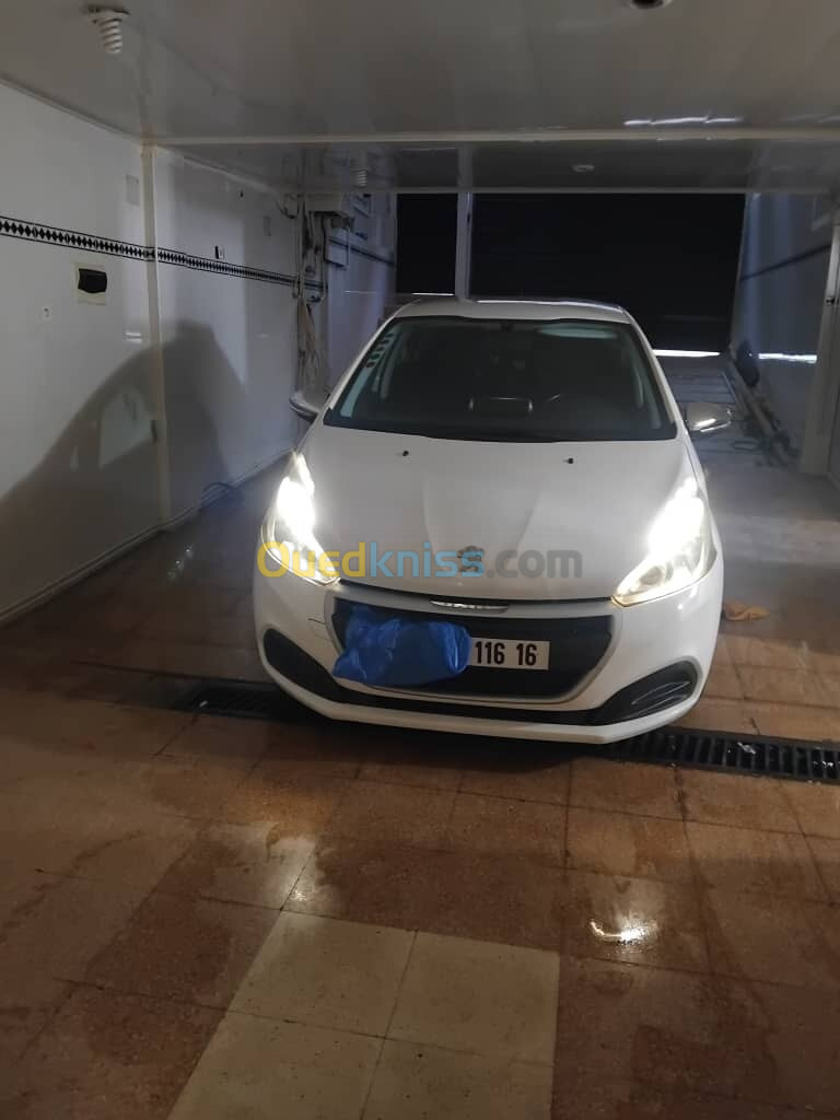 Peugeot 208 2016 