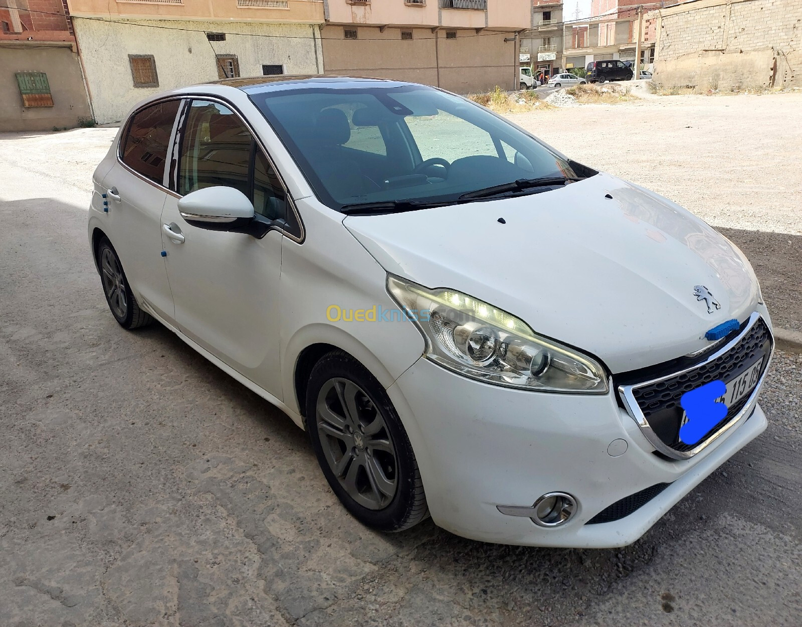 Peugeot 208 2015 Allure