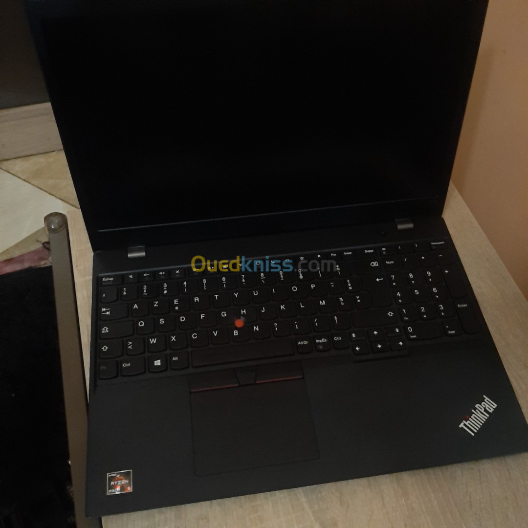 Pc portable Lenovo thinkpad L15 gen 1 20U8 AMD ryzen 5 pro 4650U with Radeon graphics