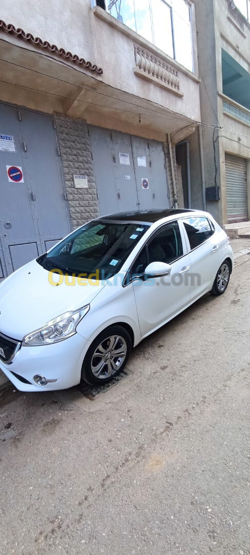 Peugeot 208 2014 Allure