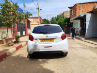 voitures-peugeot-208-2018-allure-facelift-chlef-algerie