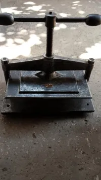 آلة ضغط