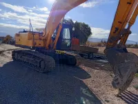 للكراء حفارة excavatrice hyundai LC7 Location matériel de travaux publics  ,,setif
