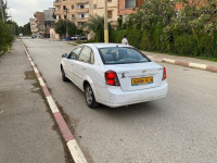 moyenne-berline-chevrolet-optra-5-portes-2011-dar-el-beida-alger-algerie