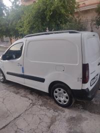 utilitaire-peugeot-partner-2014-oum-el-bouaghi-algerie