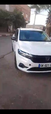 سيارات-dacia-sandero-2022-وهران-الجزائر