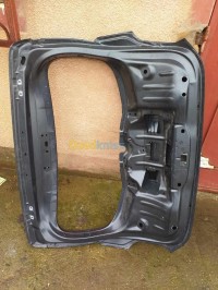 قطع-غيار-المركبات-porte-arriere-dacia-la-malle-البويرة-الجزائر