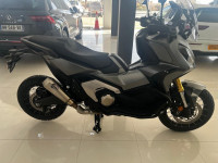 motos-scooters-honda-x-adv-2023-oran-algerie