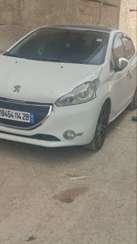 cars-peugeot-208-2014-allure-hammam-dhalaa-msila-algeria