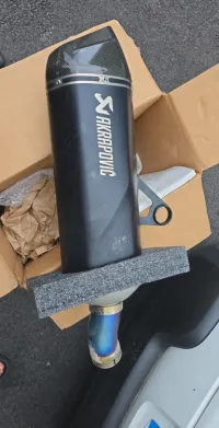  Pout dechapment acrapovic avec couvert carbon pour GS1250