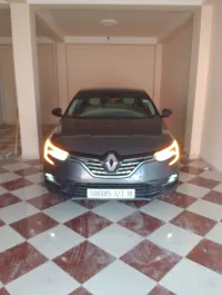 Renault Megane 4  2023 Itens