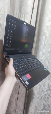 Pc portable GAMER gigabyte p55
