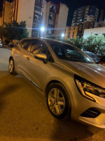 voitures-renault-clio-5-bussines-2021-bab-ezzouar-alger-algerie