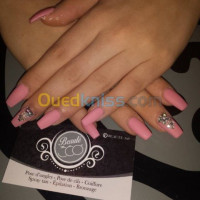 oran-algerie-esthétique-beauté-pose-des-ongles-cils-tissage