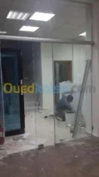 façade en verre trempé