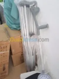 bequilles et cannes anglaise. 