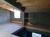 Charpente bois. Tuile .Toiture. Isolation thermique