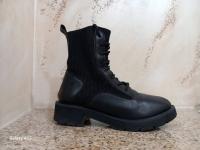 un botte noir