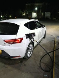 سيارات-seat-leon-2015-fr15-عين-مليلة-أم-البواقي-الجزائر
