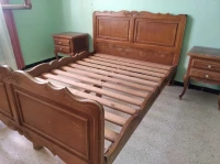 Chambre à coucher bois hêtre: lit + 2 tables de nuit + coiffeuse