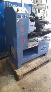 Machine pour dressage de jentes et pneumatiques 