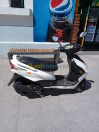 سطيف-الجزائر-دراجة-نارية-سكوتر-copie-yamaha-flame-2012