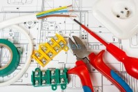 الجزائر-وسط-إصلاح-أجهزة-إلكترونية-Électricien-bâtiment